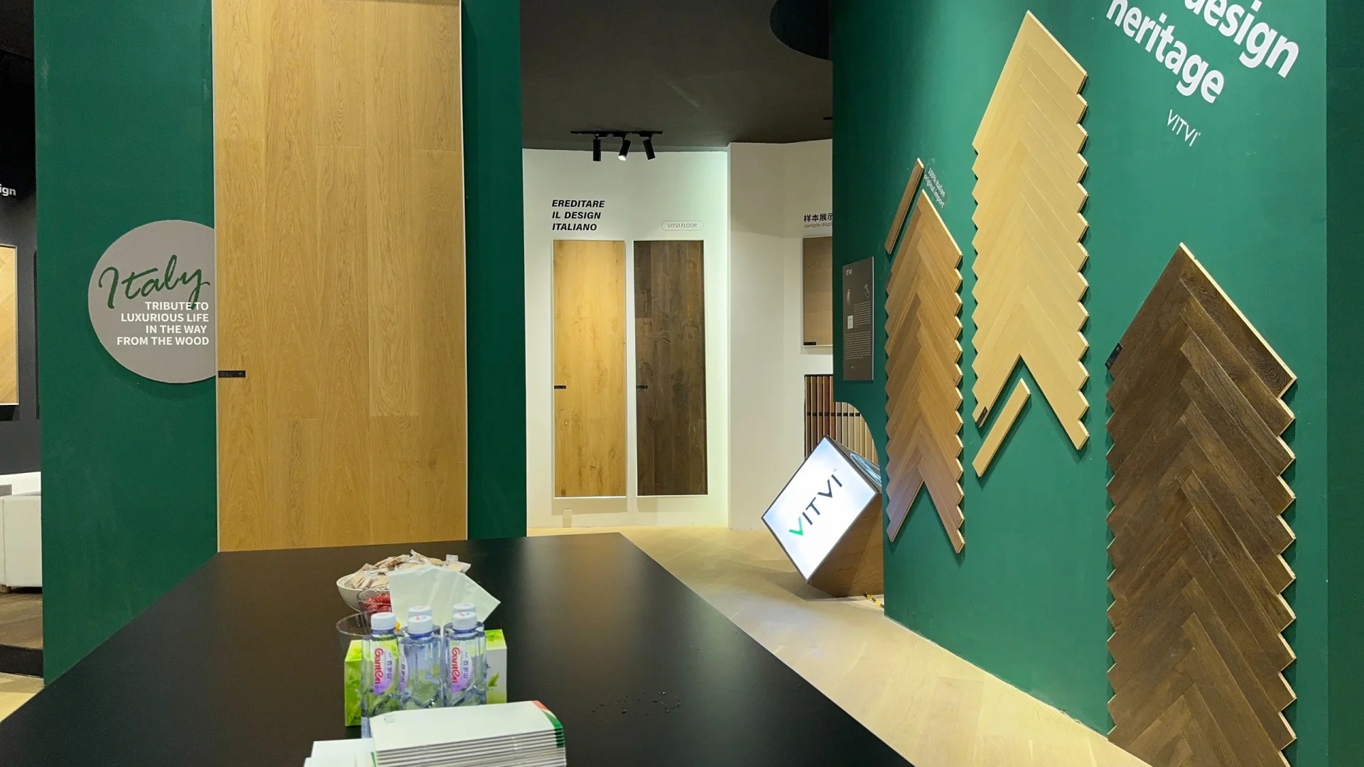 維特魯威攜新品驚艷亮相上海展！_3_VITVI 維特魯威地板_來自小紅書網頁版.jpg